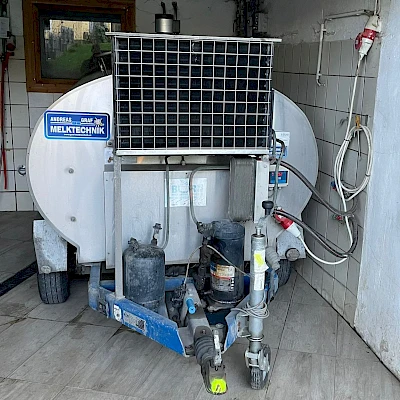 Vermittlungsverkauf: Transportabler Milchtank 1900 L